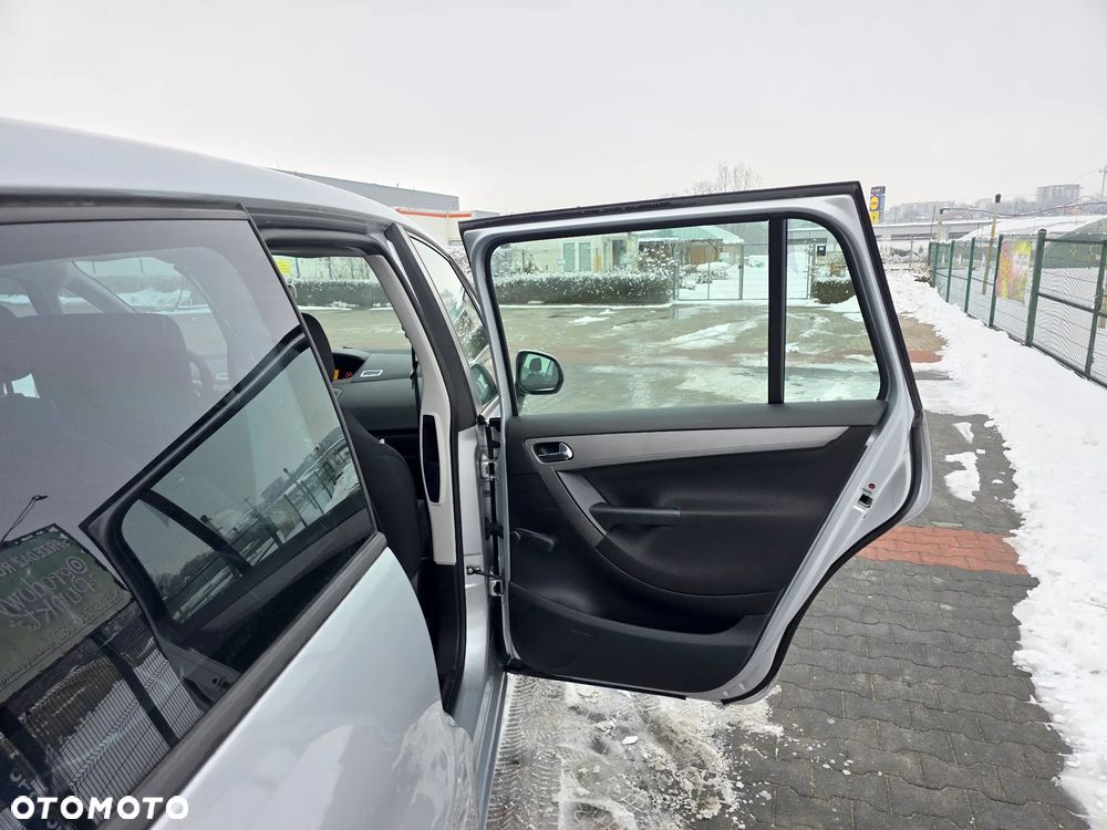 Citroën C4 Grand Picasso 1.8 16V Advance - 10