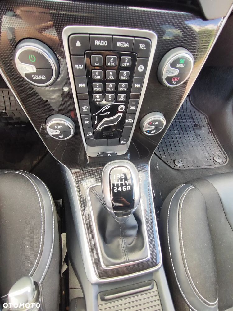 Volvo V40 D2 Momentum - 10