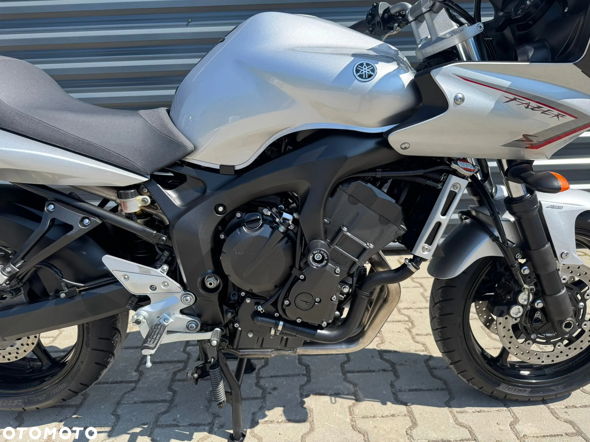 Yamaha FZ6 - 12
