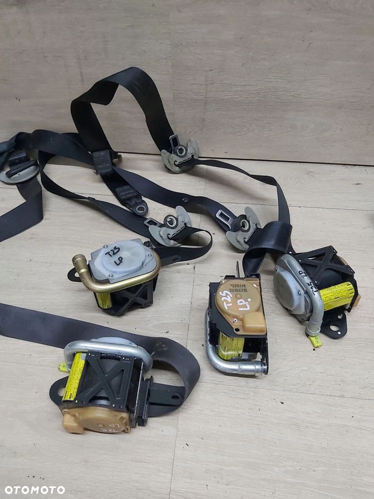 TOYOTA Avensis T25 03-08 r pas bezpieczeństwa lewy przód - 1