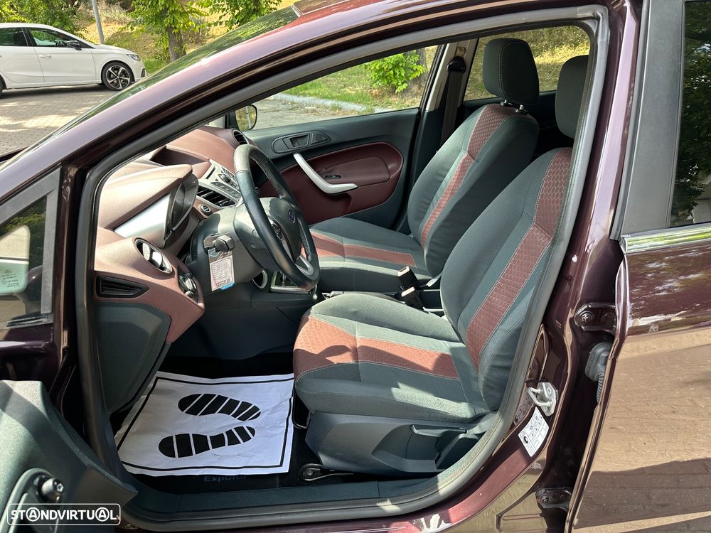 Ford Fiesta 1.4 Titanium Aut. - 9