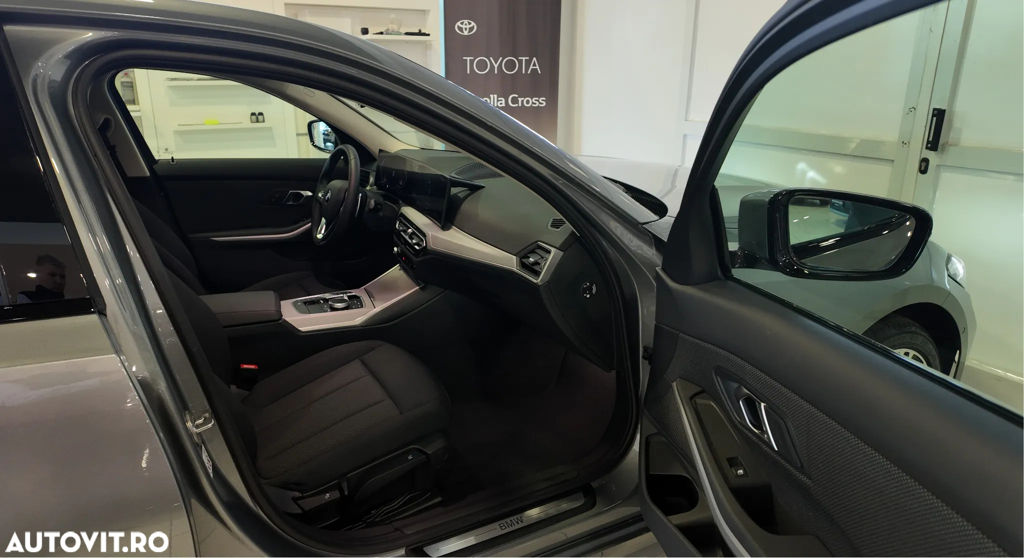 BMW Seria 3 318i Aut. Sport Line - 11