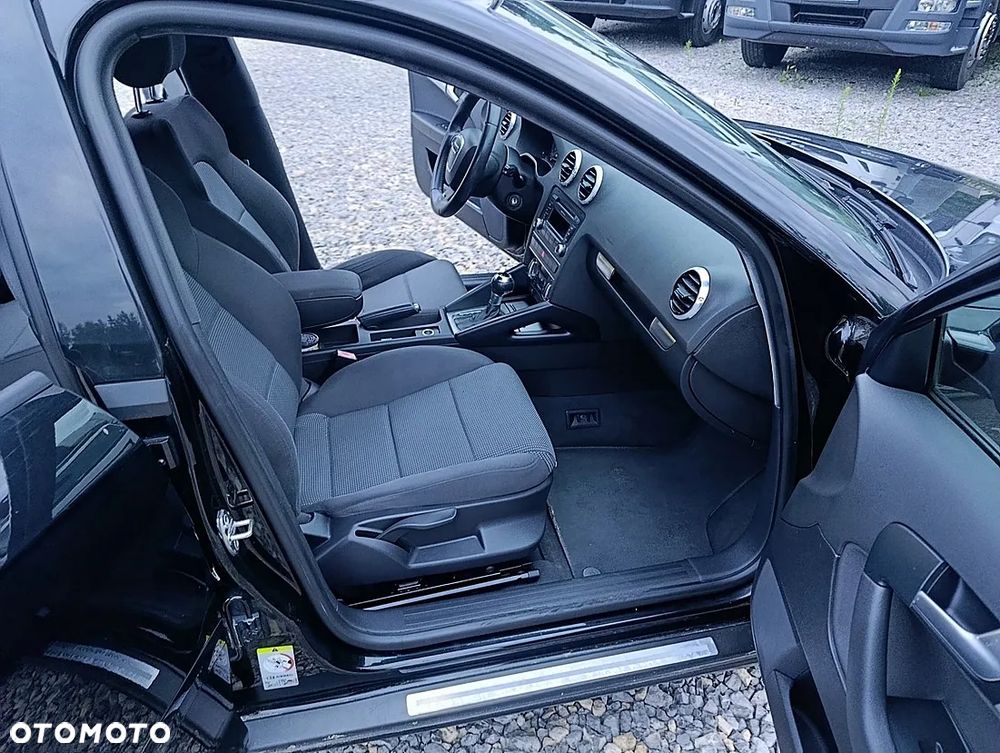 Audi A3 Sportback 1.6 TDI DPF Attraction S tronic - 13