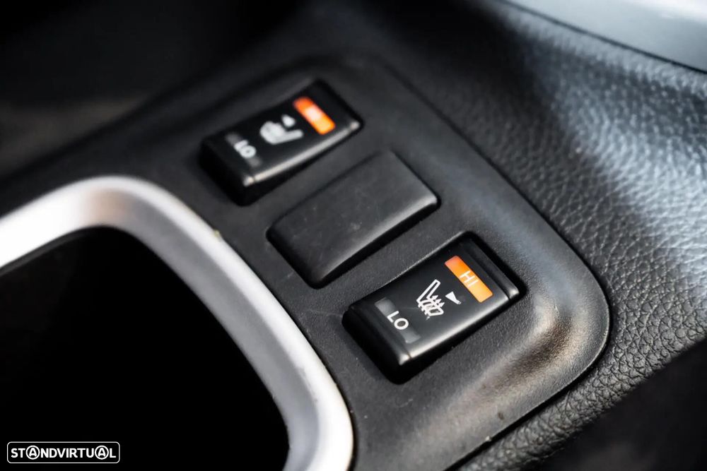 Nissan Navara 2.3 dCi CD 4WD N-Connecta - 10