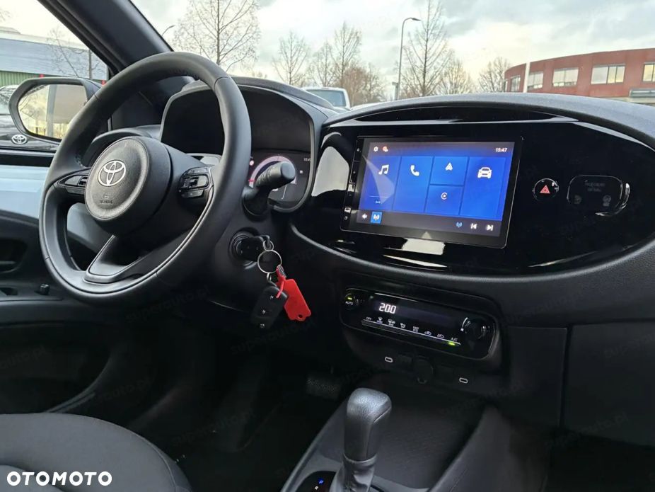 Toyota Aygo X Hybrid 1.5 Active e-CVT - 9