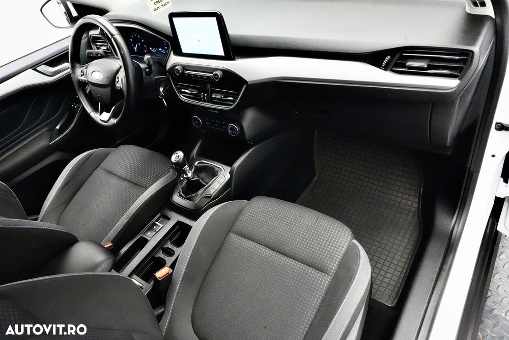 Ford Focus 1.0 EcoBoost Titanium Business - 12
