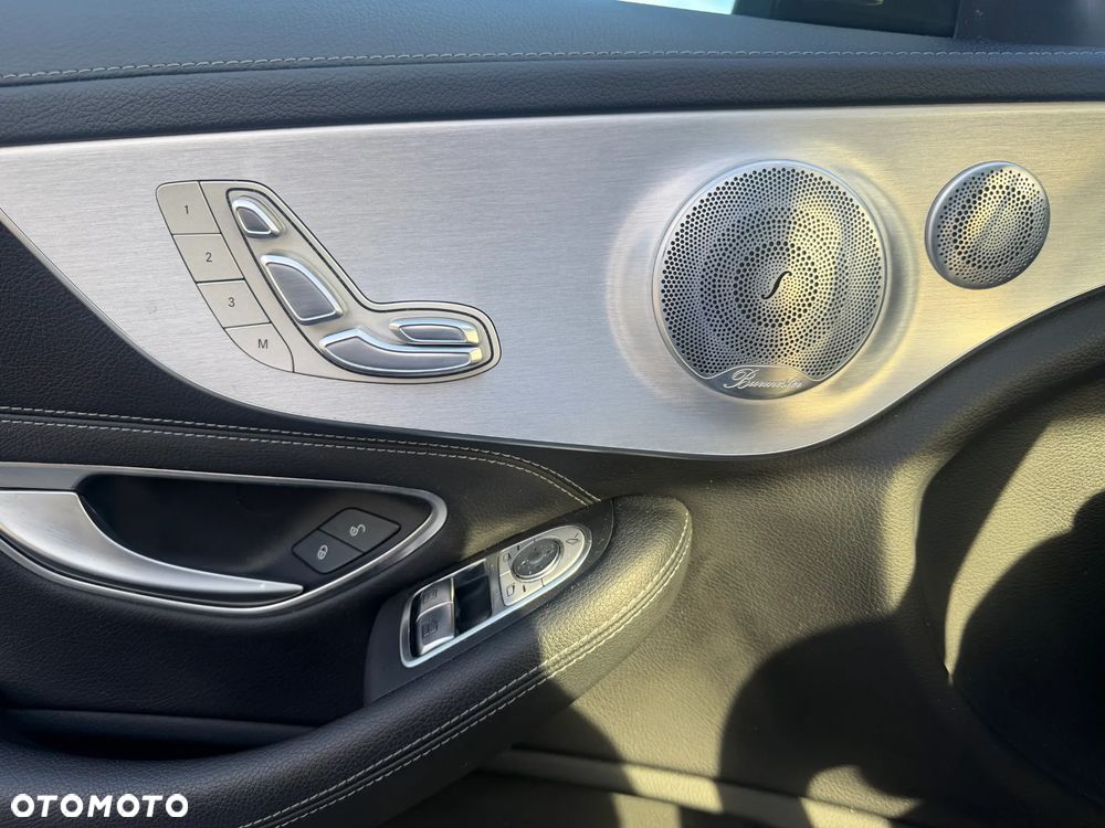 Mercedes-Benz Klasa C 300 9G-TRONIC Night Edition - 16