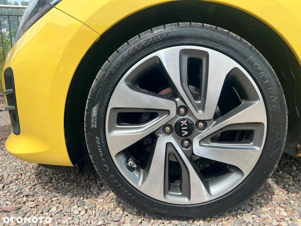 Kia Rio 1.2 Dream Team Edition - 32
