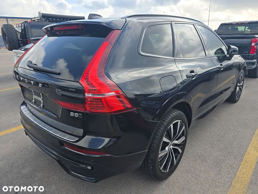 Volvo XC 60 B5 B AWD Plus Dark - 4