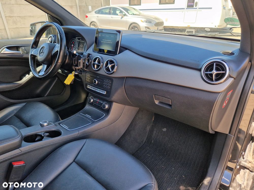 Mercedes-Benz Klasa B 200 d 7G-DCT Edition - 24