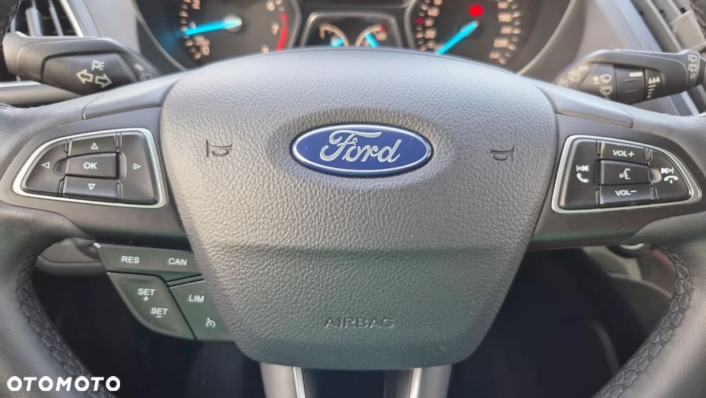 Ford Kuga 1.5 EcoBoost 2x4 Titanium - 17