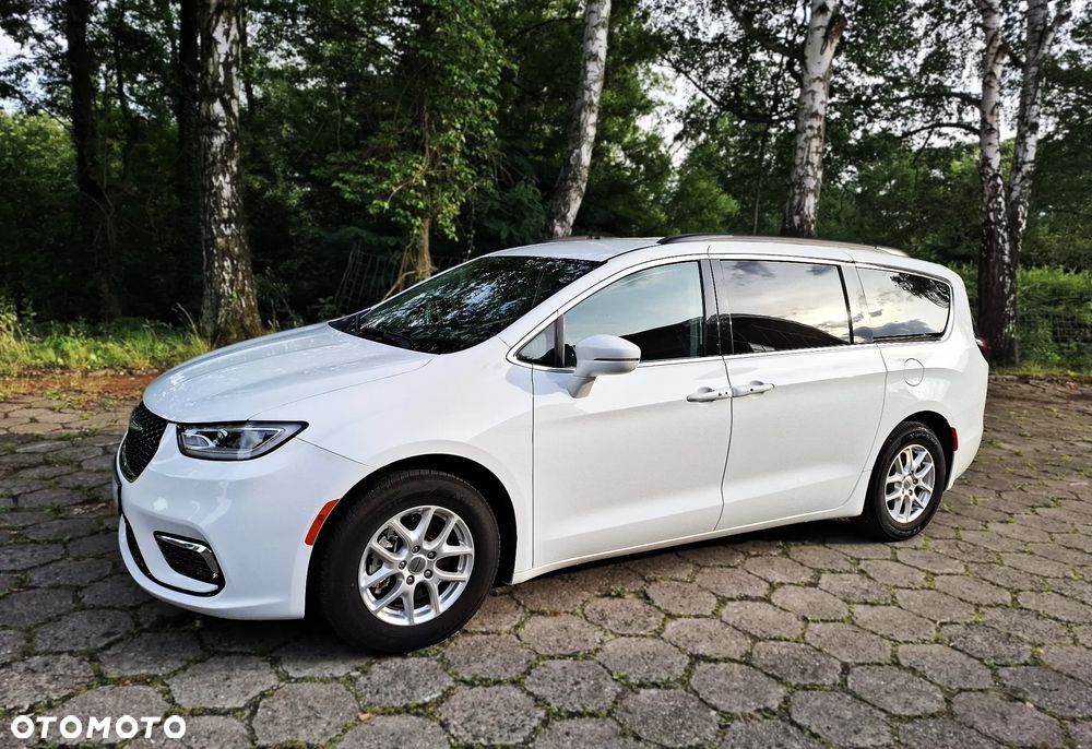 Chrysler Pacifica - 5