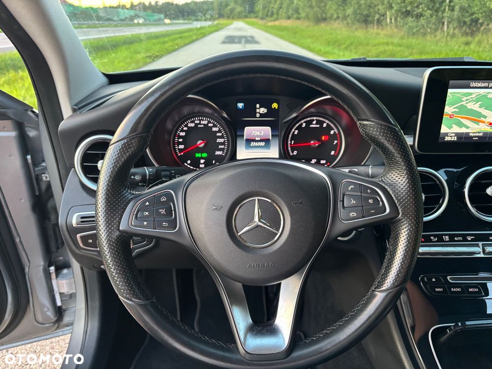 Mercedes-Benz Klasa C 180 7G-TRONIC Exclusive - 17