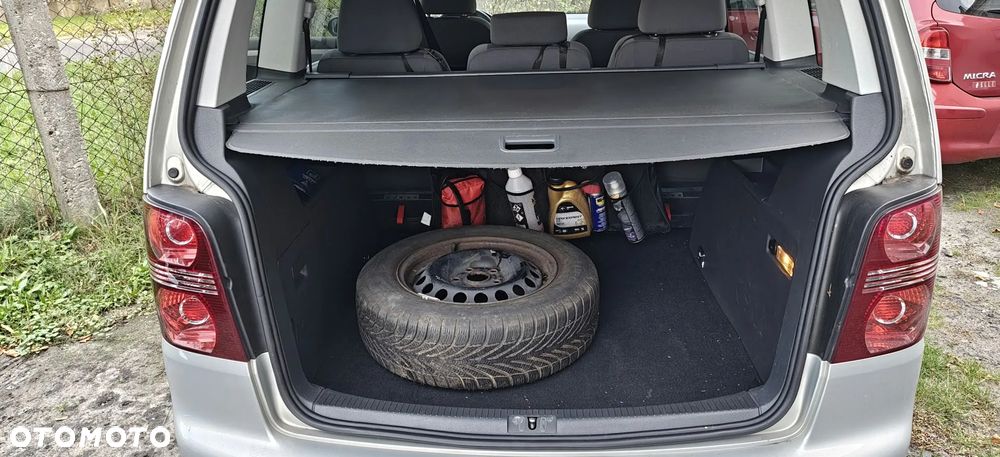 Volkswagen Touran - 9