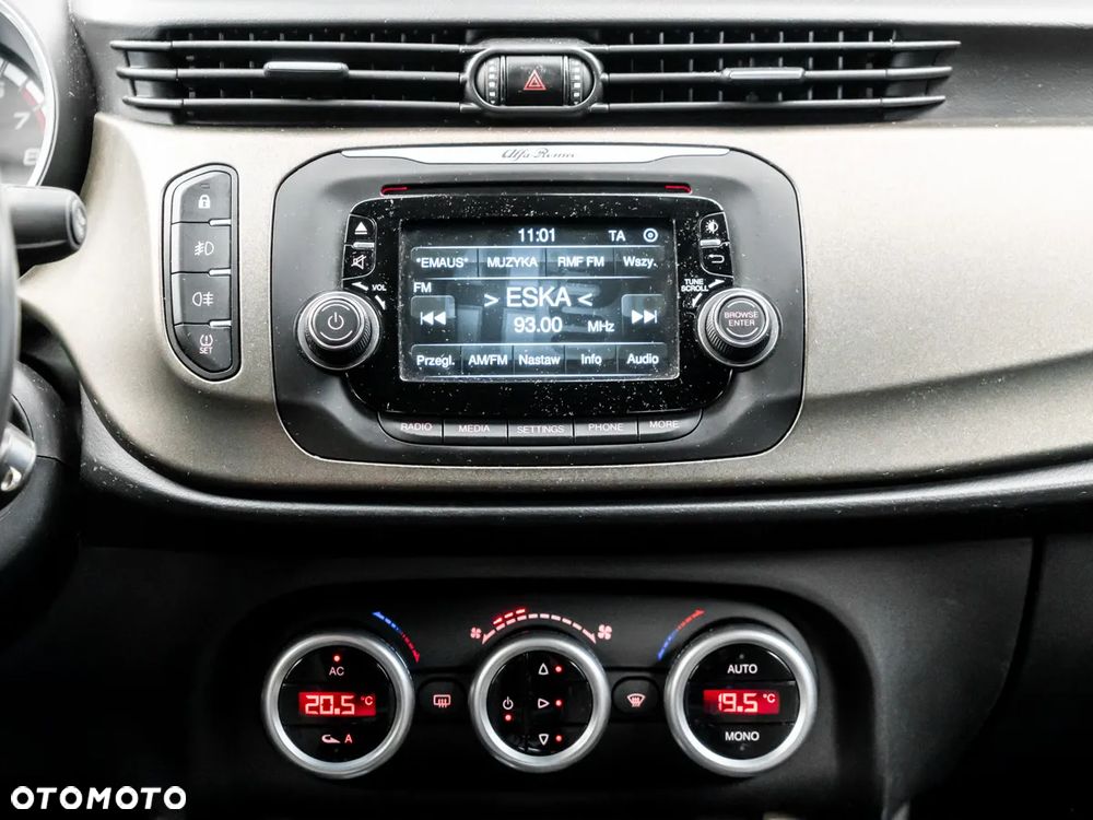 Alfa Romeo Giulietta 1.4 TB MultiAir Exclusive TCT - 17