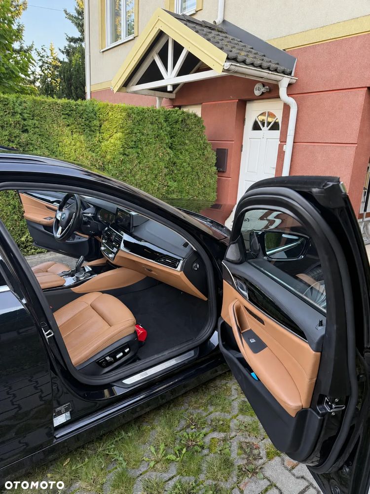 BMW Seria 5 530i xDrive Luxury Line - 11