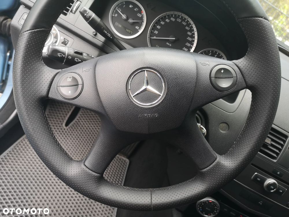 Mercedes-Benz Klasa C 180 BlueEFFICIENCY 7G-TRONIC Elegance - 10