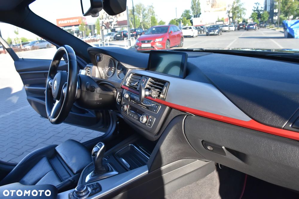 BMW Seria 3 328i Sport-Aut Sport Line - 11
