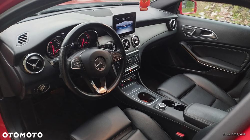 Mercedes-Benz GLA 250 8G-DCT Edition 1 - 10
