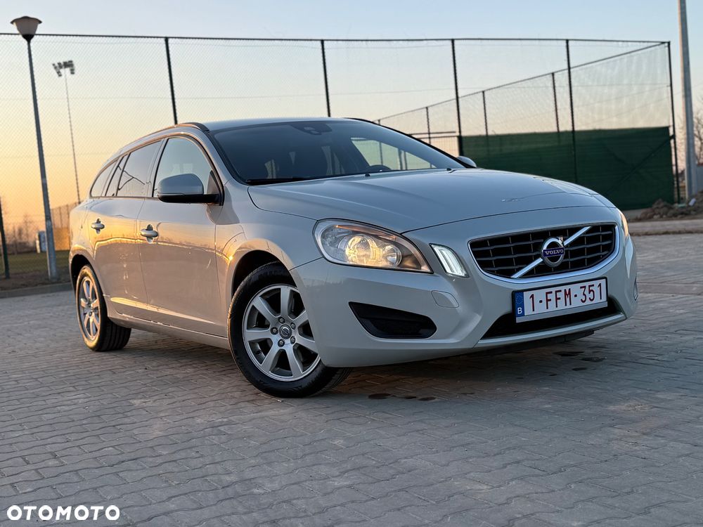 Volvo V60 D3 Summum - 24
