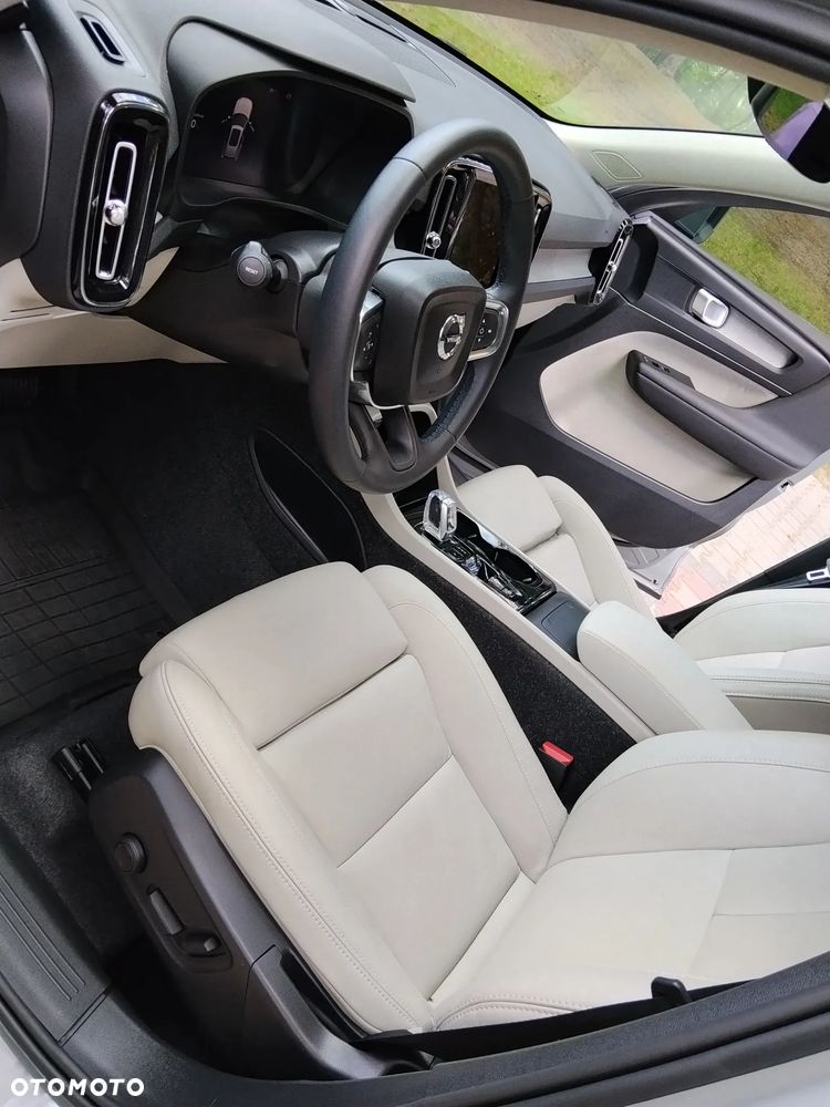 Volvo XC 40 B5 AWD Ultimate Dark - 6