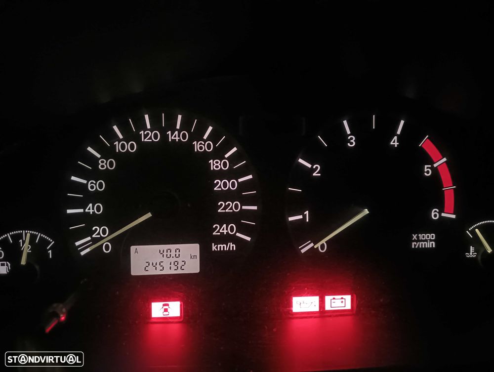 Mitsubishi Carisma SD 1.9 Di-D HP Comfort - 8