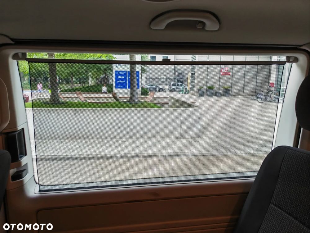 Volkswagen Caravelle - 25