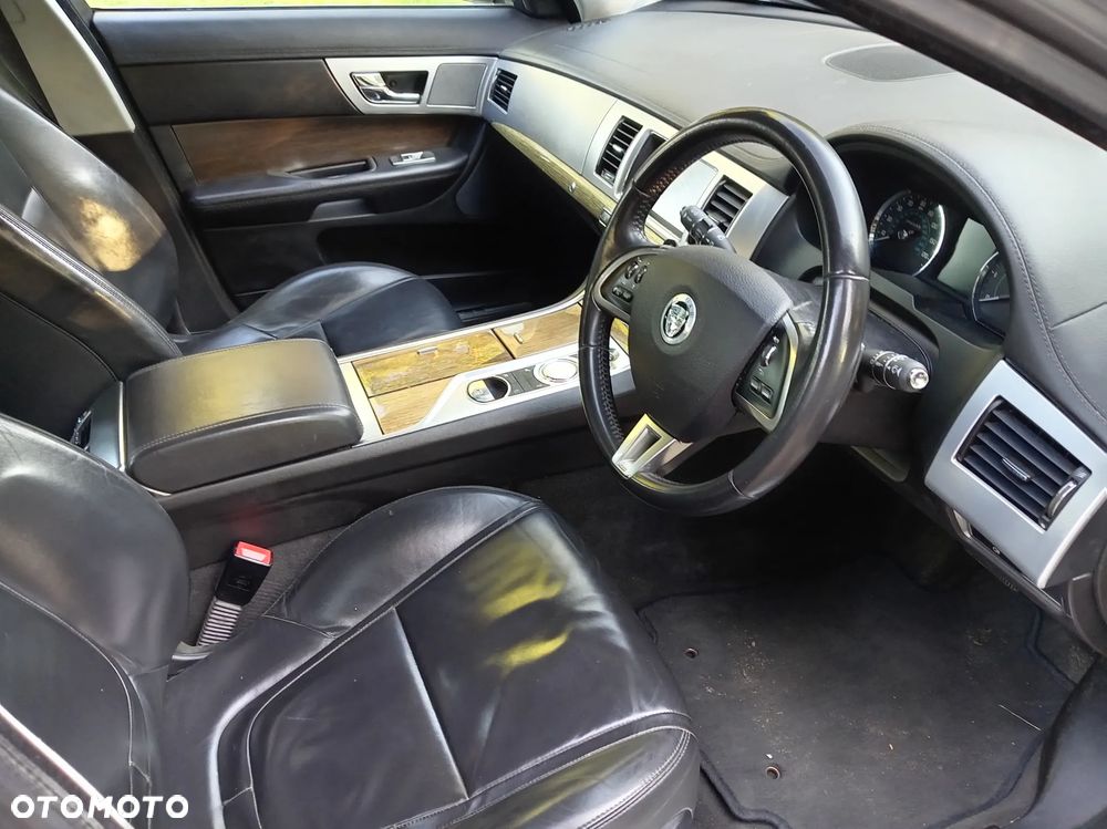 Jaguar XF 3.0 V6 D Premium Luxury - 8