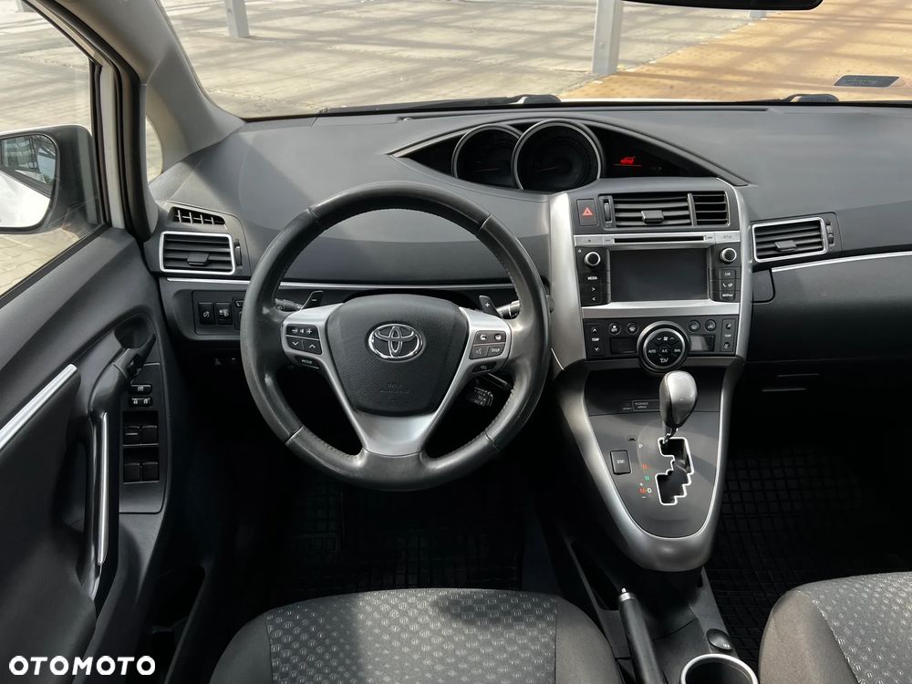 Toyota Verso 2.2 D-CAT Premium 7os - 28