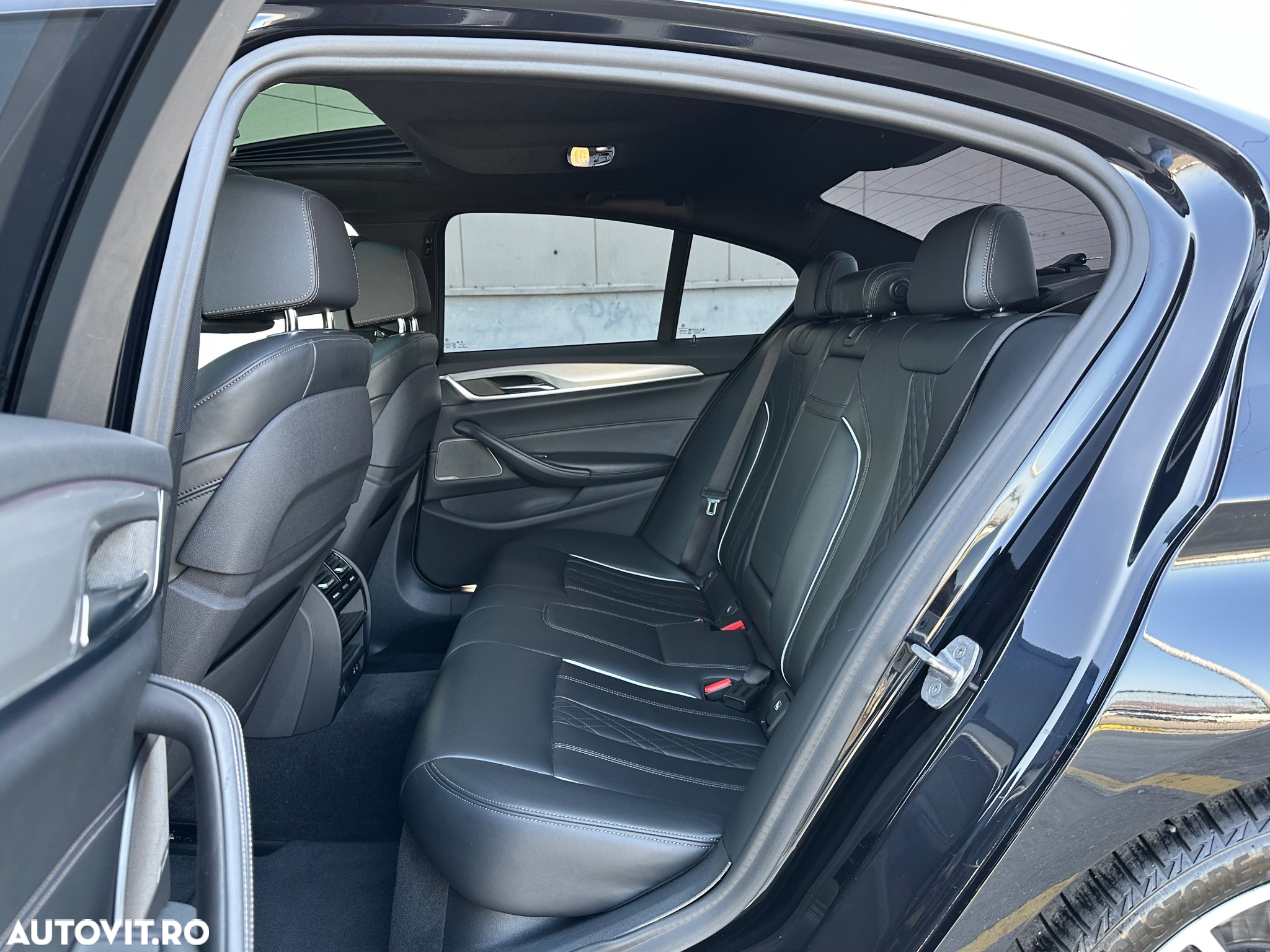 BMW Seria 5 520i Aut. M Sport Edition - 11