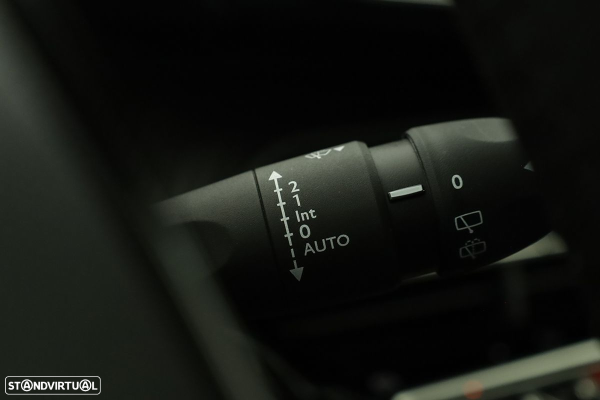 Peugeot 2008 1.2 PureTech Allure - 20
