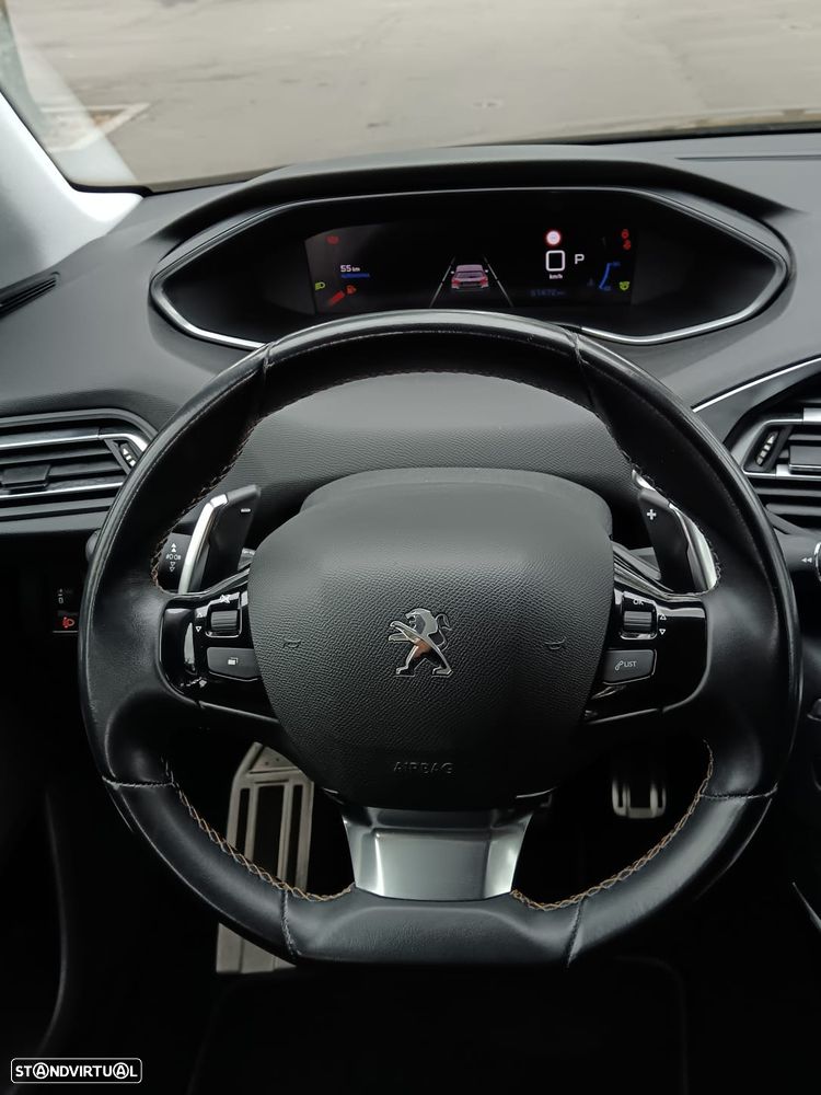 Peugeot 308 1.2 PureTech S&S Road Trip EAT8 - 16