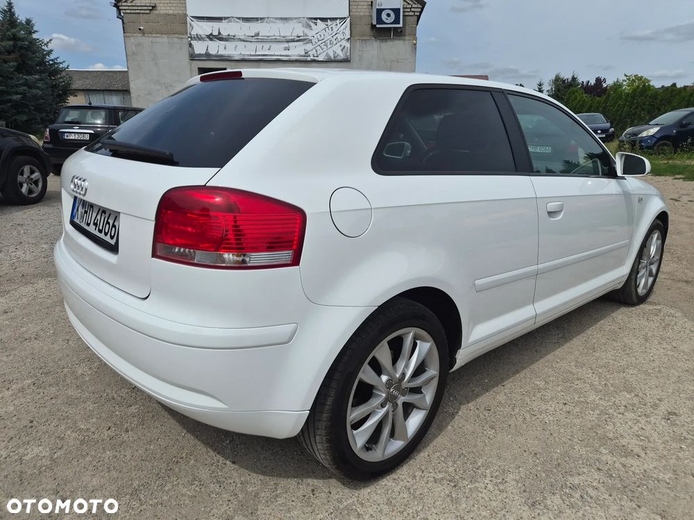 Audi A3 3-drzwiowe 1.6 Ambiente - 9