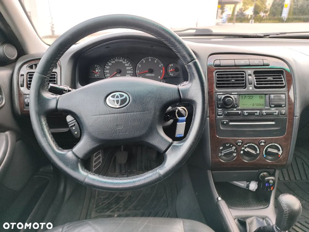 Toyota Avensis 2.0 VVT-i Sol - 23