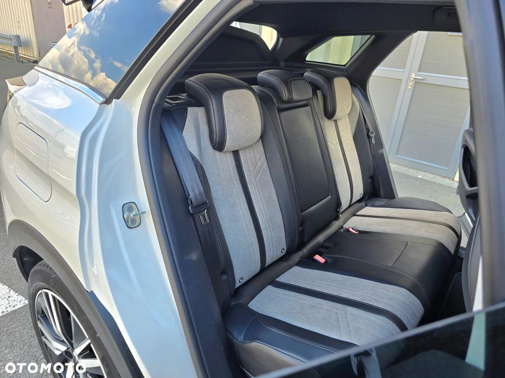 Peugeot 3008 1.6 PureTech HYbrid GT Line S&S EAT8 - 16