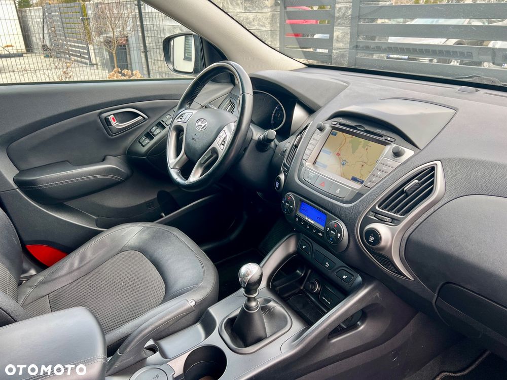 Hyundai ix35 1.6 2WD Fifa World Cup Edition - 17