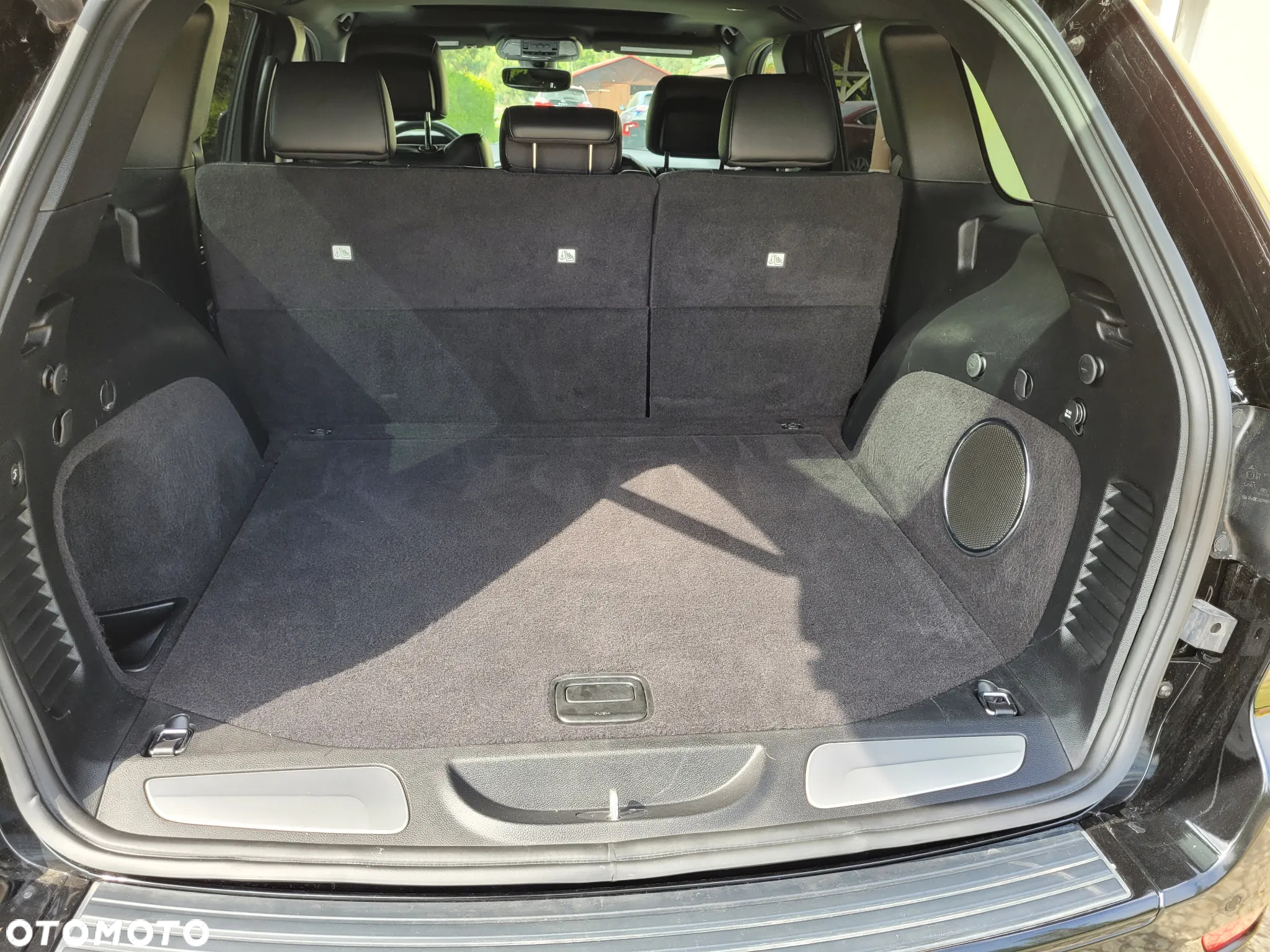Jeep Grand Cherokee - 26