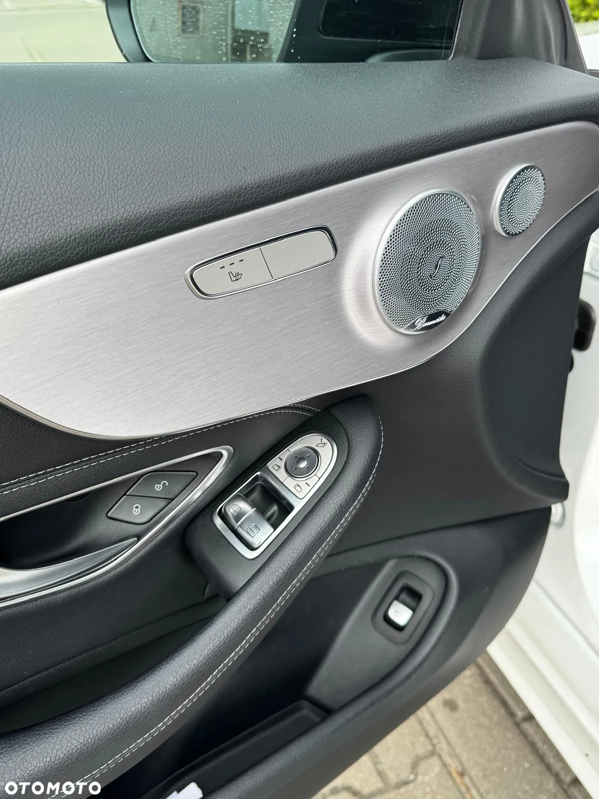 Mercedes-Benz Klasa C 300 9G-TRONIC - 16