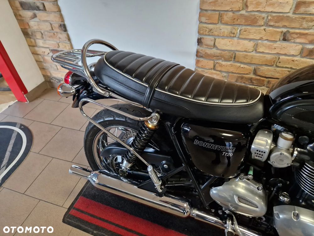 Triumph Bonneville - 28