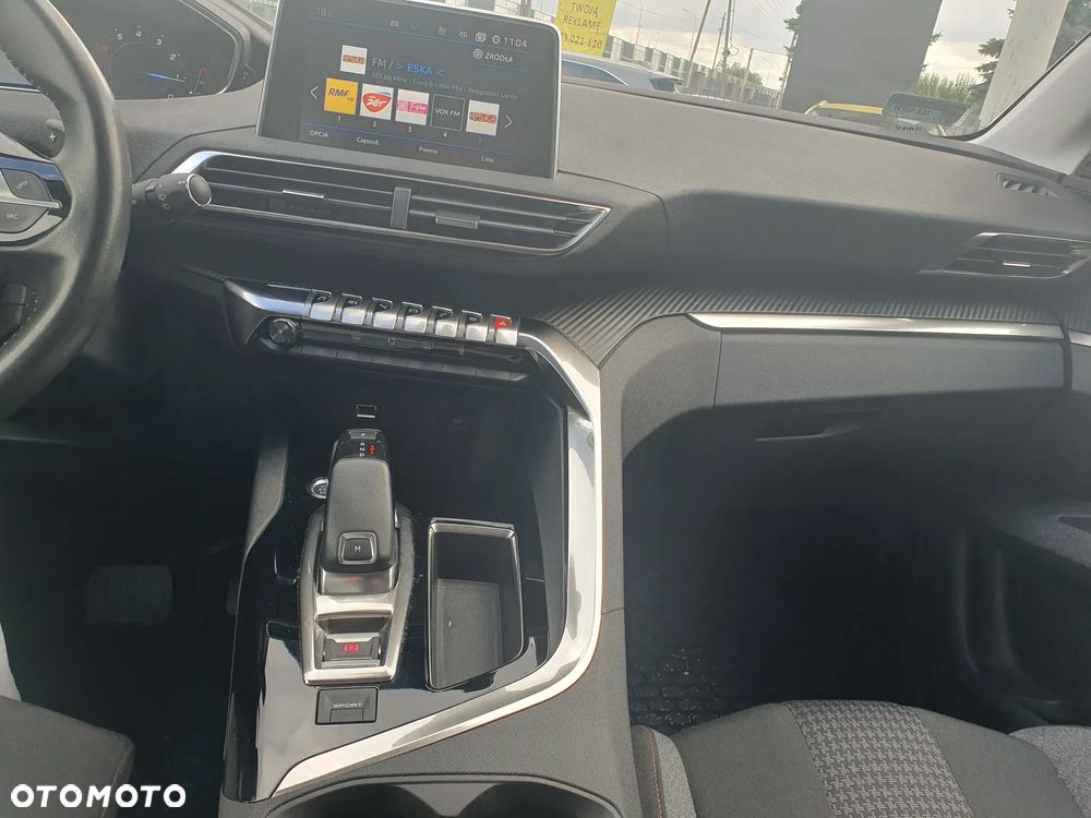 Peugeot 3008 1.2 PureTech Active Pack S&S EAT8 - 8