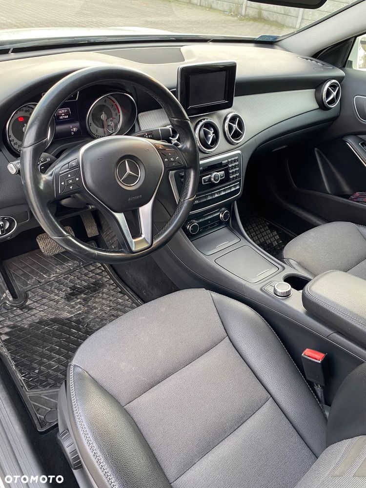 Mercedes-Benz GLA 250 4-Matic - 10