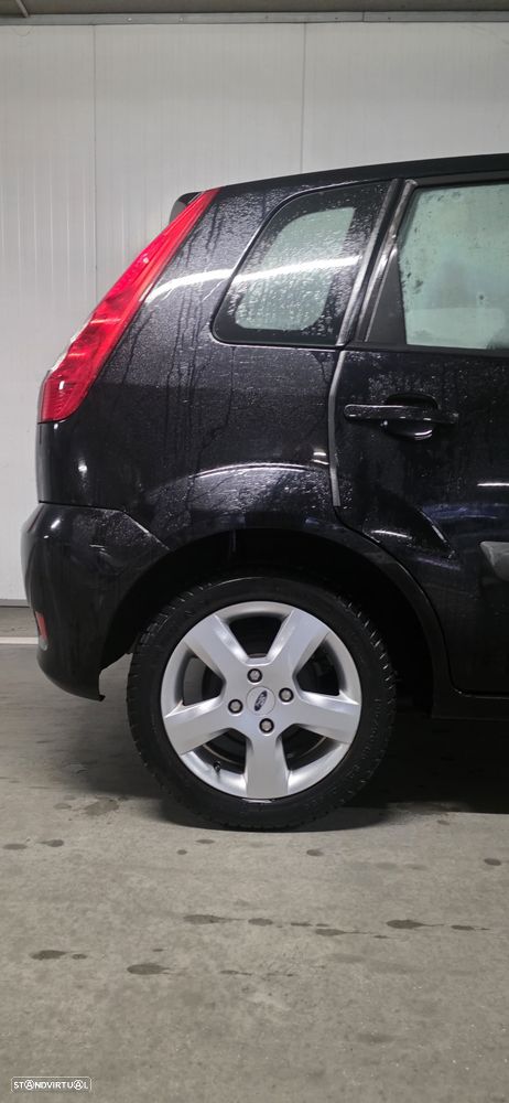 Ford Fiesta 1.25 Ghia - 5