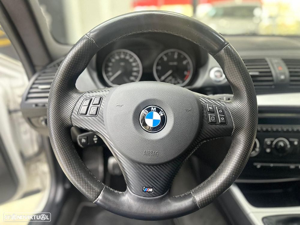 BMW 118 d Coupe Limited Edition Lifestyle c/ M Sport Pack - 14