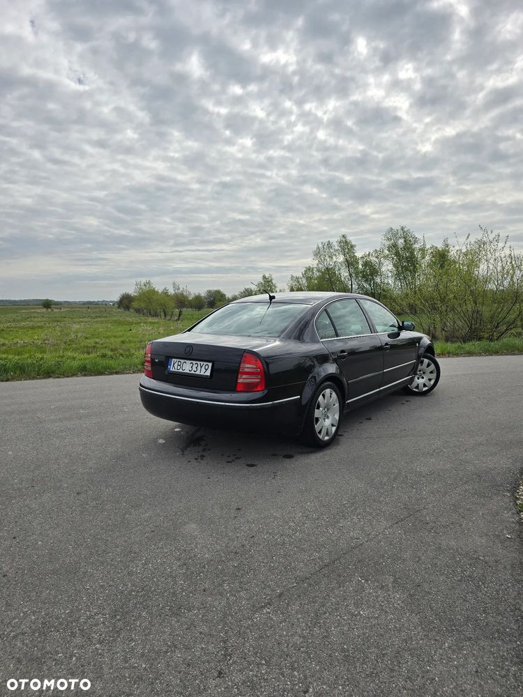 Skoda Superb 2.8 V6 Automatik Elegance - 3