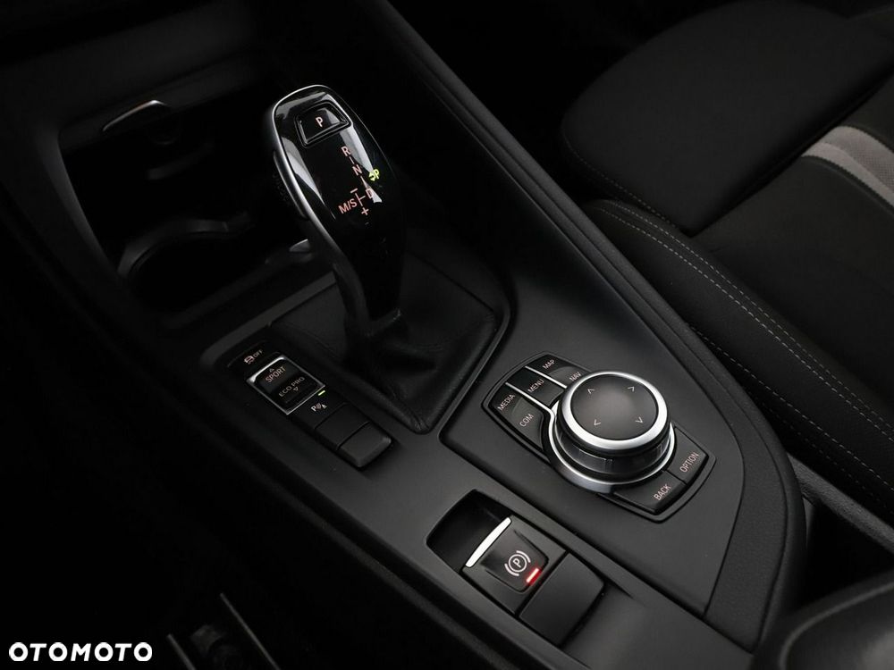 BMW X1 sDrive16d - 28