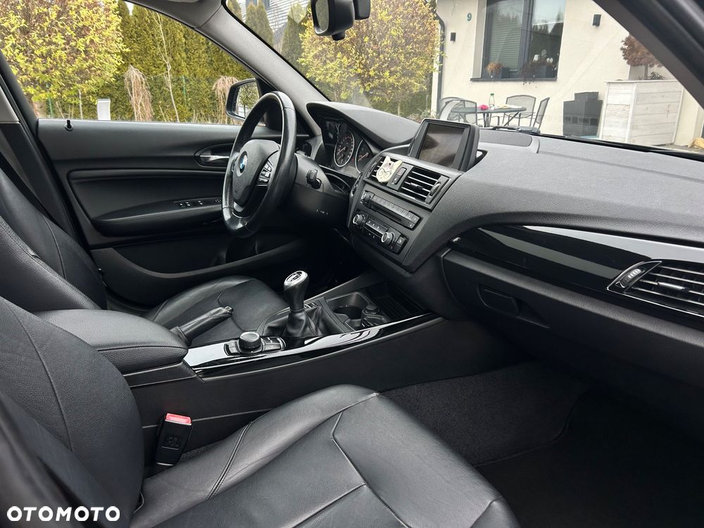 BMW Seria 1 116i - 11