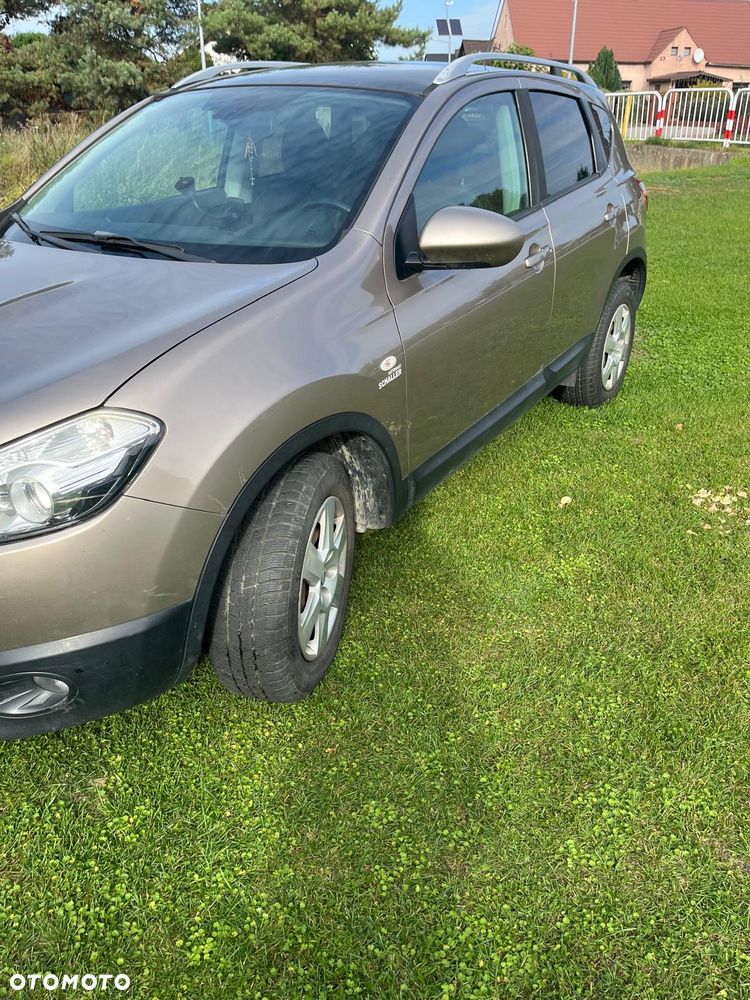 Nissan Qashqai - 1