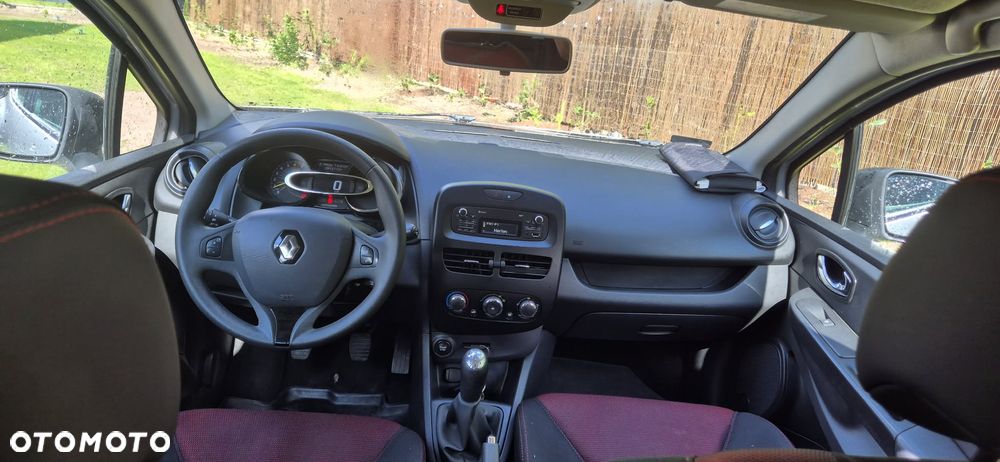 Renault Clio 1.2 16V Life - 9