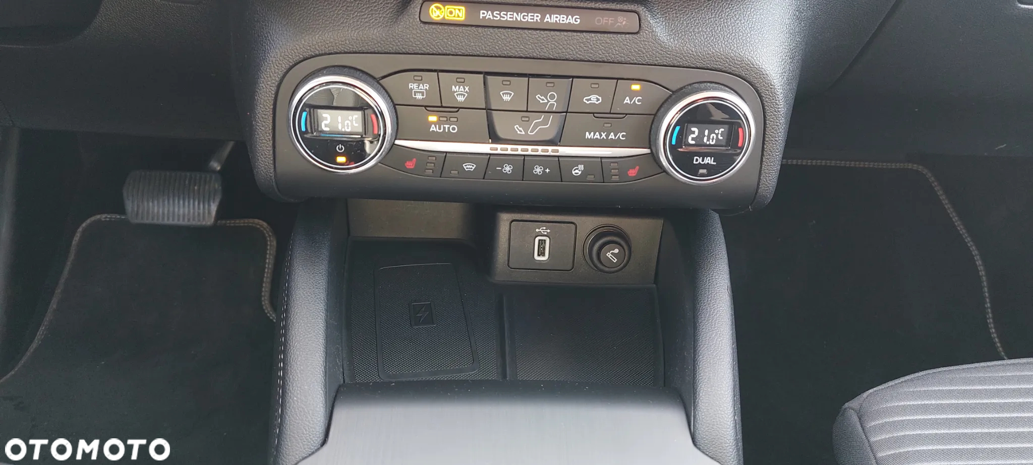 Ford Focus 2.0 EcoBlue Start-Stopp-System TITANIUM - 21