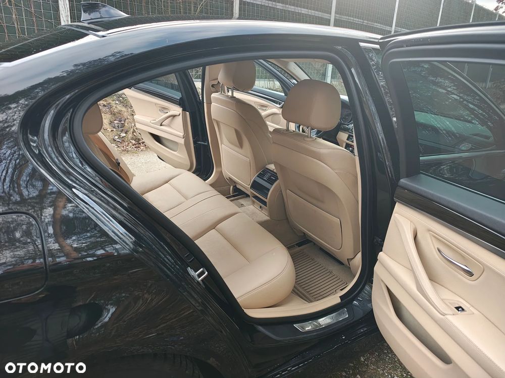 BMW Seria 5 520d xDrive - 9